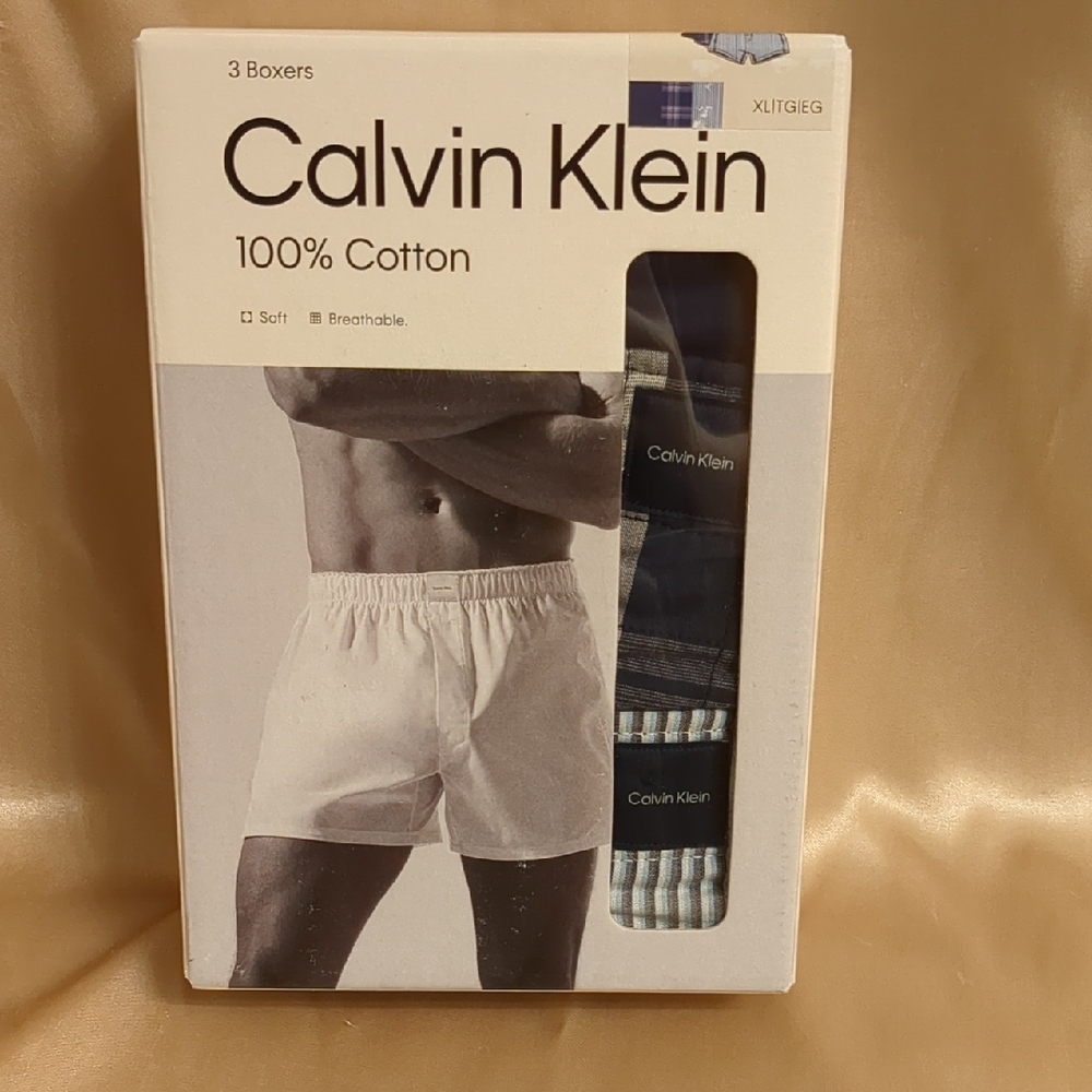 Calvin Klein Men's White and Blue Cotton Boxers